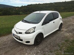 Predam toyotu aygo rok2012 benzin1.0 - 2