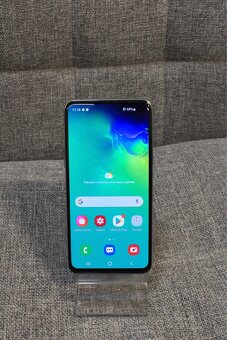 Samsung Galaxy S10e (plne funkčný) super stav - 2