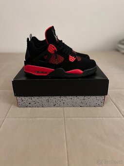 Jordan 4 Thunder Red - 2