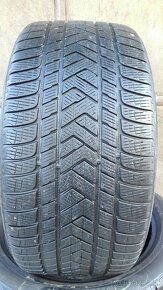 Predám 2-Zimné pneumatiky Pirelli Scorpion 305/40 R20 - 2