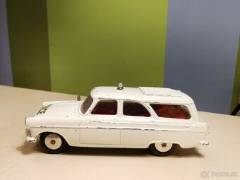 Corgi toys Ford Zephyr Police - 2