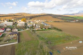 Na predaj pozemok v intraviláne obce Melčice-Lieskové - 2