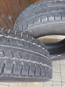 Predám zimné pneumatiky  225/65R16C - 2