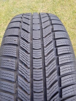 215/55 r17 zimné pneu.8 mm - 2