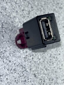 USB konektor 5Q0035726G - 2