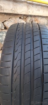 225/35 R19 letné - 2