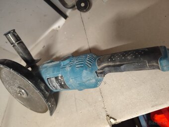 Makita 9050R 230mm uhlová brúska - 2