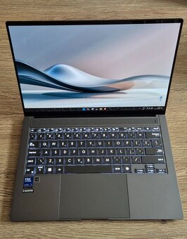 Asus Zenbook S14 OLED - 2