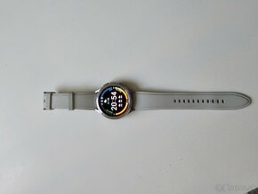 Predám Samsung Galaxy Watch 4 Classic Silver – 100% funkčné - 2