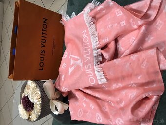 LOUIS VUITTON originál baby pink salik - 2