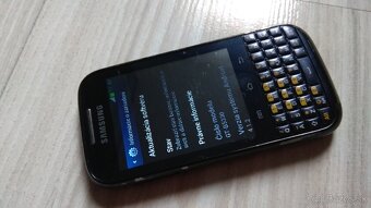 Samsung Galaxy Chat - 2