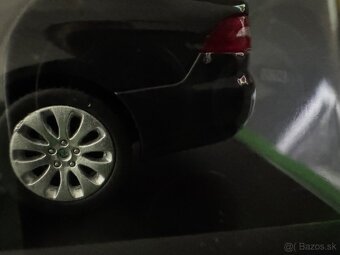 Škoda Superb 2 sedan - 1:43 - Deagostini - 2