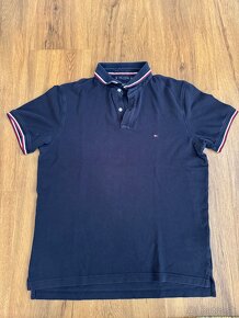 Navy pánske tričko s golierom Tommy Hilfiger - 2