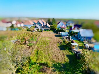 Krásny slnečný pozemok s gazdovským domom Vinohrady n… - 2