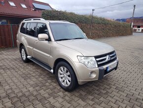 Mitsubishi Pajero - 2