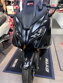 Yamaha TMAX 560 - 2