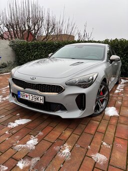 Kia Stinger STINGER 3.3 T-GDi GT 4WD 8AT - 2