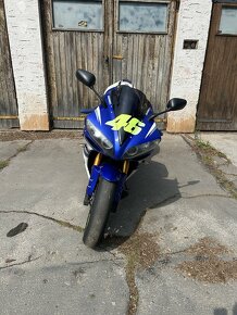 Yamaha YZF - R1 - 2