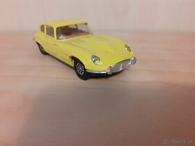 CORGI TOYS - 374 - Jaguar E type - 2