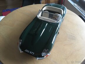 Bburago Jaguar E - Type cabrio, 1961 - 1:18 - 2