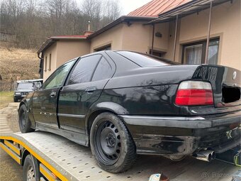 Rozpredám Bmw e36 320i - 2