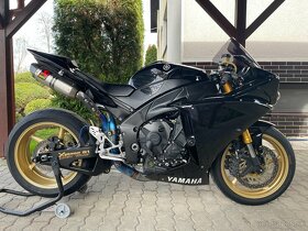 Yamaha YZF-R1 - 2