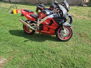 Honda cbr900 fireblade  SC33 a SC28 - 2