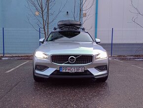 Volvo V60 Cross Country B4 145kW AT8 AWD Pro, v záruke - 2