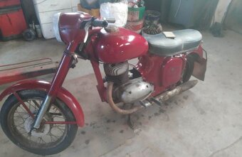 Jawa 250 Panelka Cerveny - 2