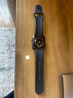 Apple Watch 5 44mm - 2