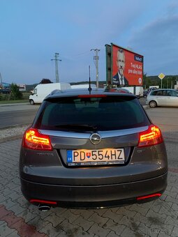 Opel Insignia Sport Tourer - 2