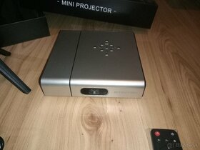 Projektor Byintek Full HD s Androidom - 2