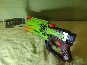 NERF ZOMBIE Kuša - 2