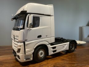 Predam Tamiya Mercedes Actros Gigaspace 4x2 1:14 - 2