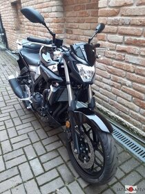Motocykel Yamaha MT 03 - 2