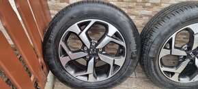 Predám Kia Sportage elektrony 5x114,3 R17 et48,5 J7 225/60 - 2