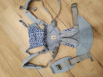 ERGOBABY Omni 360 Nosič Blue Daisies - 2