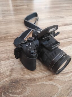 Fujifilm Finepix HS25 exr - 2