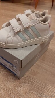 Botasky adidas 26 - 2