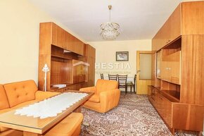 Veľký 3-izbový byt Senica - 2