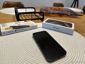 iPhone 15 Pro 256gb so zárukou v TOP stave - 2