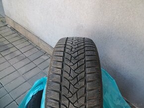 Zimné Dunlop a Semperit 215/60 r16 - 2