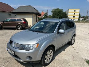 Mitsubishi Outlander 2.2 DI-D 4x4 instyle 7miest navi xenon - 2