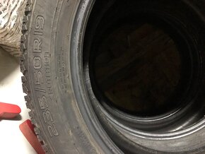 NOKIAN 235/50R19 Zimné - 2