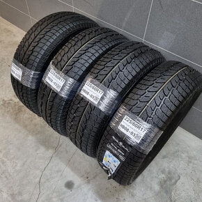 Zimné pneumatiky 225/60 R17 ROYALBLACK DOT2520 - 2