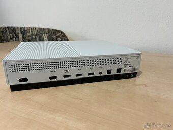 Xbox one S,1TB - 2