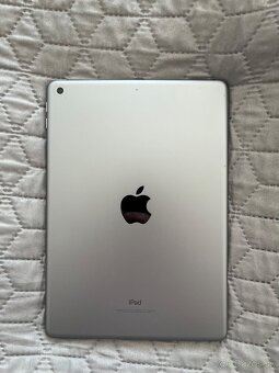 Apple iPad 6th gen - 2