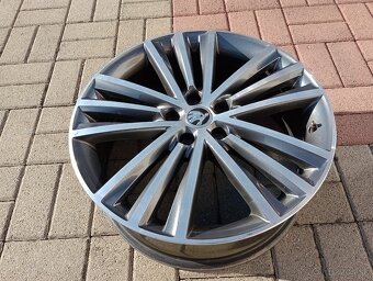 Predam 4ks Al diskou 5x112 7Jx19 ET43  L&K  Kodiaq - 2