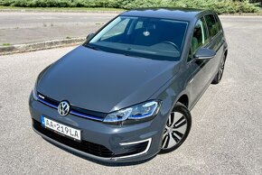 Volkswagen Golf e 100KW AT - 2