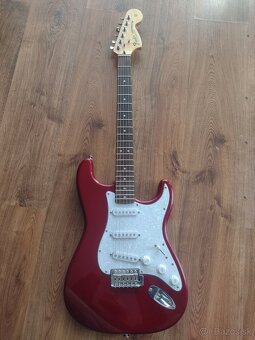 Fender Stratocaster U.S.A - 2